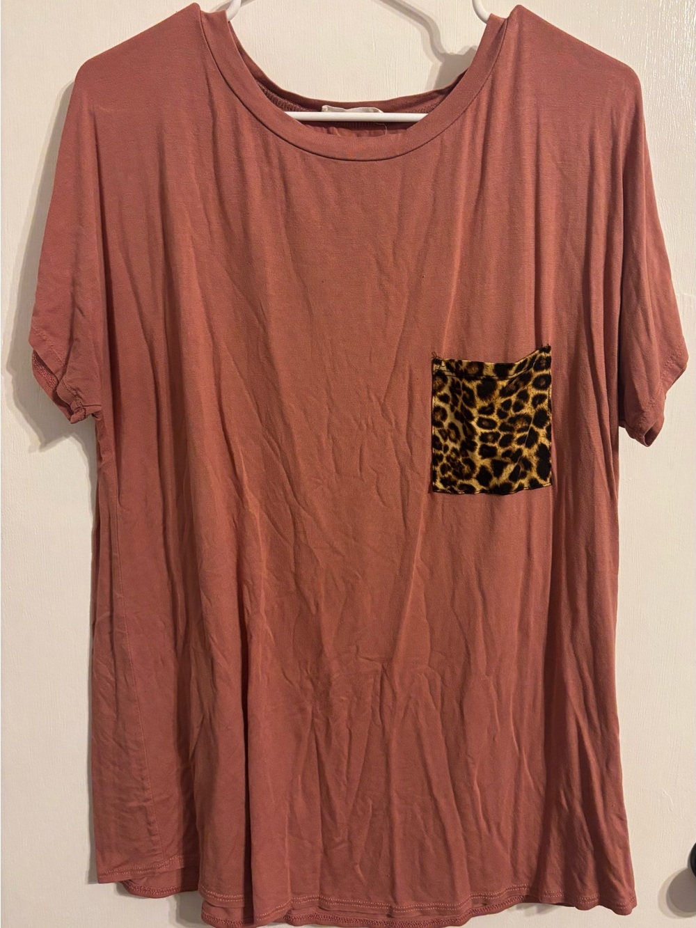 Mauve Short-Sleeve Tee with Leopard Patch Pocket